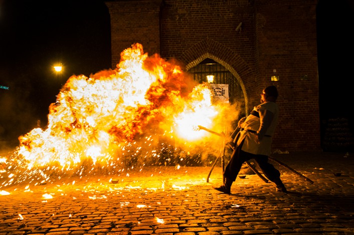 Sobotnia noc w muzeum, czyli pokazy ognia, wykłady, filmy oraz wystawy! (FOTO)