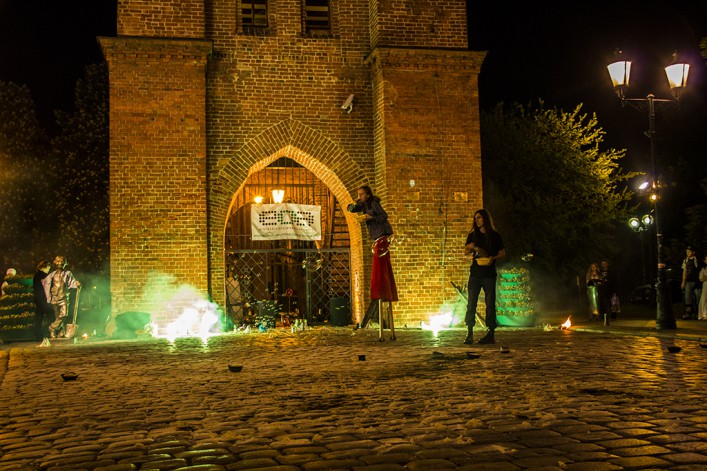 Sobotnia noc w muzeum, czyli pokazy ognia, wykłady, filmy oraz wystawy! (FOTO)