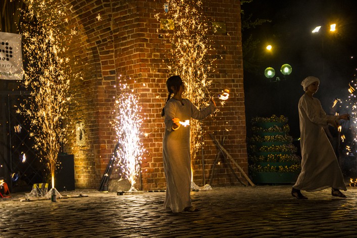 Sobotnia noc w muzeum, czyli pokazy ognia, wykłady, filmy oraz wystawy! (FOTO)