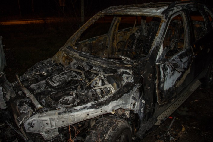 Spalony samochód marki BMW w Dąbrowie. Jakie były przyczyny zapłonu? Zobacz zdjęcia