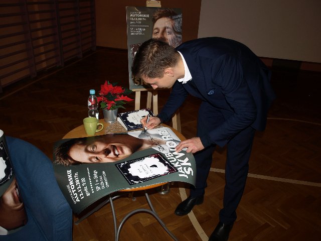 Spotkanie autorskie z Jakubem Skworzem
