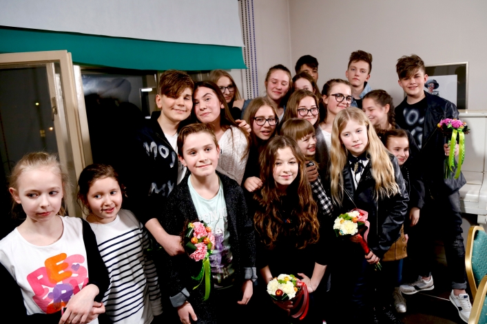 Spotkanie fanów z zespołem 4Dreamers i uczestnikami programu "The Voice Kids" w MDK w Elblągu