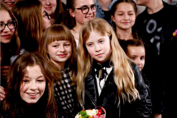 Spotkanie fanów z zespołem 4Dreamers i uczestnikami programu "The Voice Kids" w MDK w Elblągu