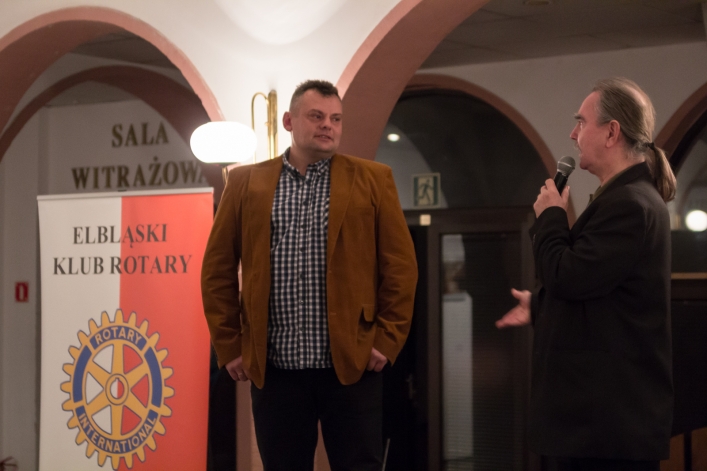 Stocznia zachwyca przede wszystkim nocą