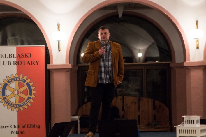 Stocznia zachwyca przede wszystkim nocą