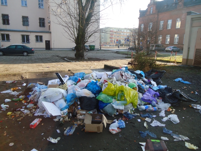 Ul. Garbary a Pocztowa - Przed uprzątnięciem