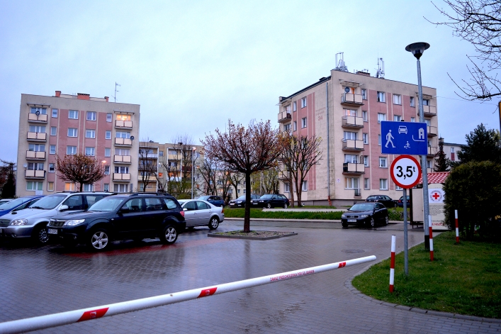 Miejsce zdarzenia – osiedlowy parking przy ulicy Kosynierów Gdyńskich,