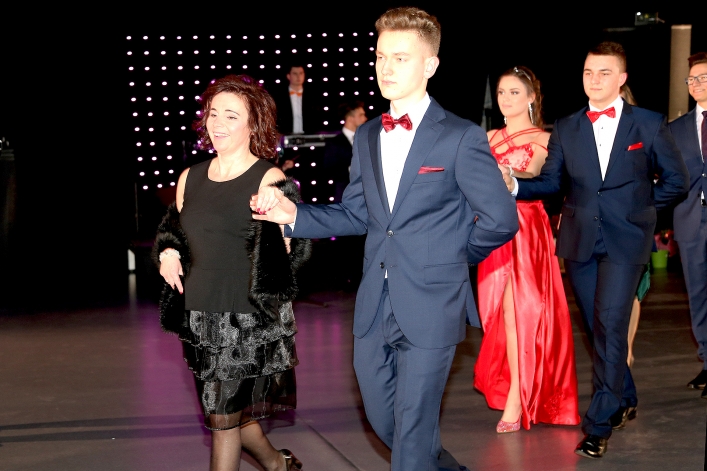 Studniówka I LO w Elblągu A.D. 2019 + zdjęcia (pierwsza część fotorelacji)