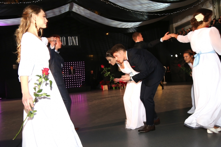 Studniówka I LO w Elblągu A.D. 2019 + zdjęcia (pierwsza część fotorelacji)