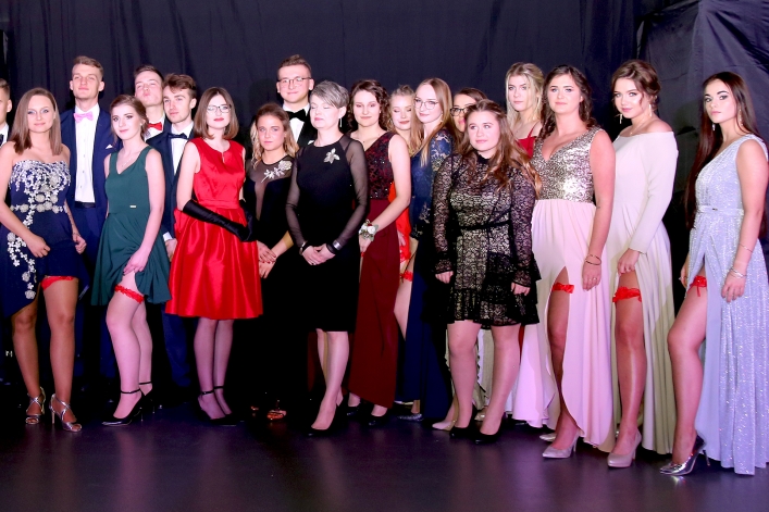 Studniówka I LO w Elblągu A.D. 2019 + zdjęcia (pierwsza część fotorelacji)