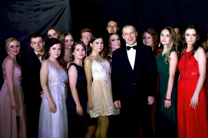 Studniówka I LO w Elblągu A.D. 2019 + zdjęcia (pierwsza część fotorelacji)