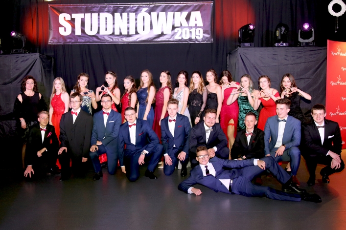 Studniówka I LO w Elblągu A.D. 2019 + zdjęcia (pierwsza część fotorelacji)