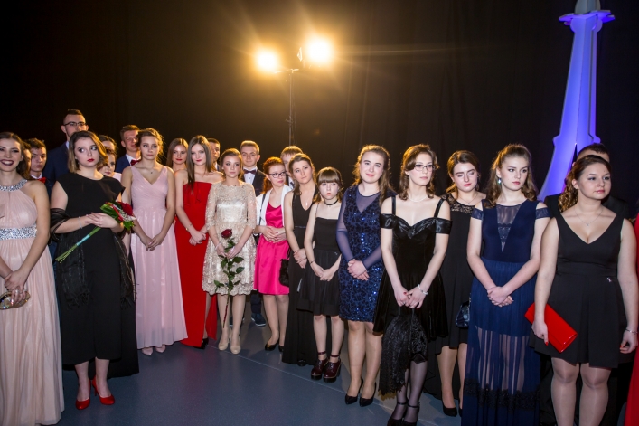 Studniówka II Liceum Ogólnokształcącego w Elblągu 2017 (+Zdjęcia)