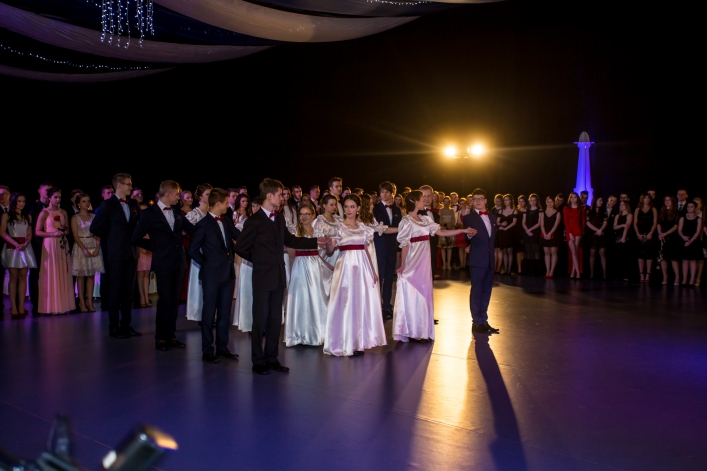 Studniówka II Liceum Ogólnokształcącego w Elblągu 2017 (+Zdjęcia)