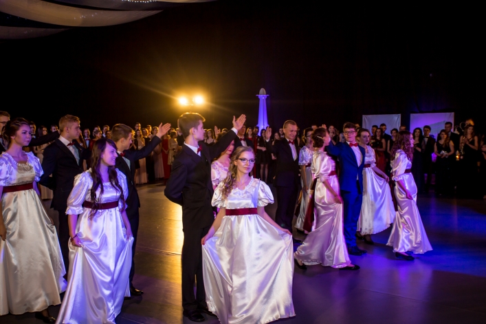 Studniówka II Liceum Ogólnokształcącego w Elblągu 2017 (+Zdjęcia)