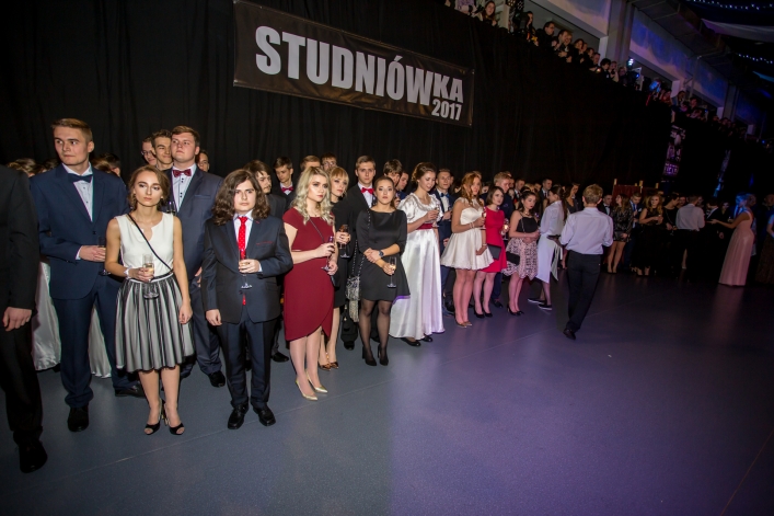 Studniówka II Liceum Ogólnokształcącego w Elblągu 2017 (+Zdjęcia)