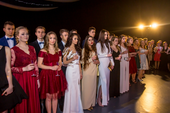 Studniówka II Liceum Ogólnokształcącego w Elblągu 2017 (+Zdjęcia)