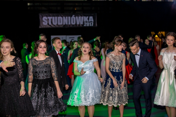 Studniówka II Liceum Ogólnokształcącego w Elblągu 2017 (+Zdjęcia)