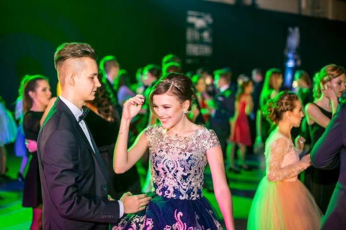 Studniówka II Liceum Ogólnokształcącego w Elblągu 2017 (+Zdjęcia)