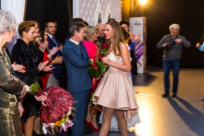 Studniówka III LO. Zobacz zdjęcia i film z balu