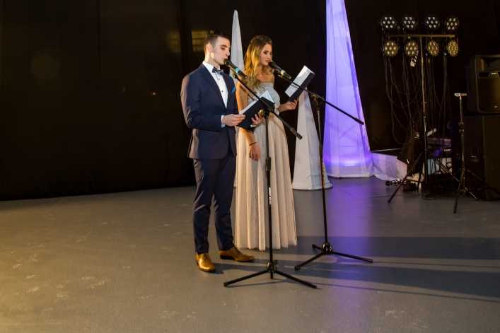 Studniówka III LO. Zobacz zdjęcia i film z balu