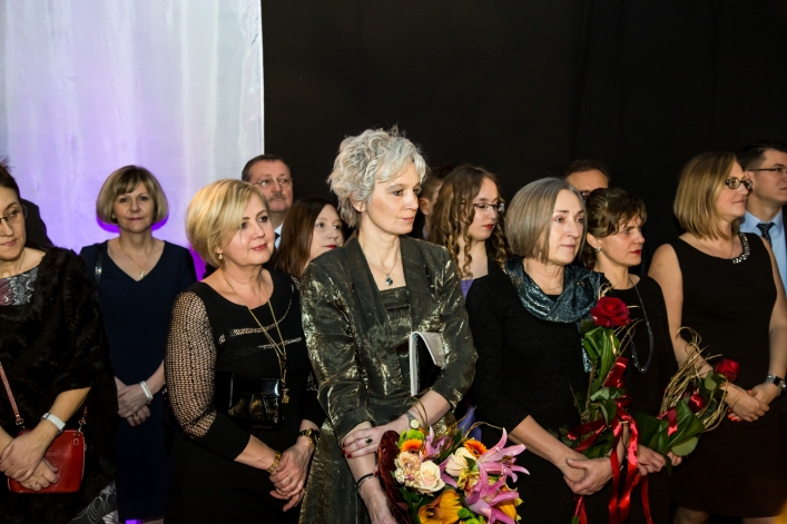 Studniówka III LO. Zobacz zdjęcia i film z balu