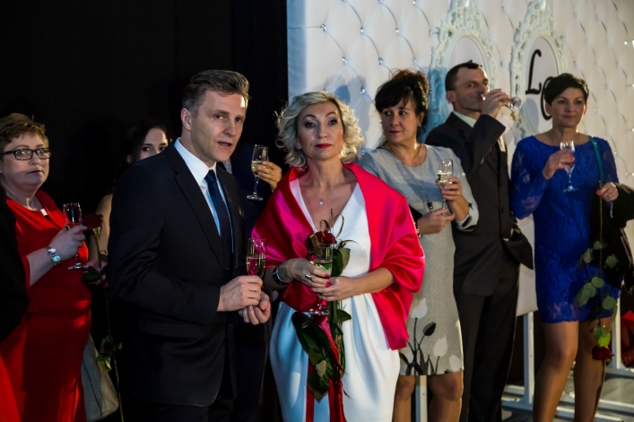 Studniówka III LO. Zobacz zdjęcia i film z balu