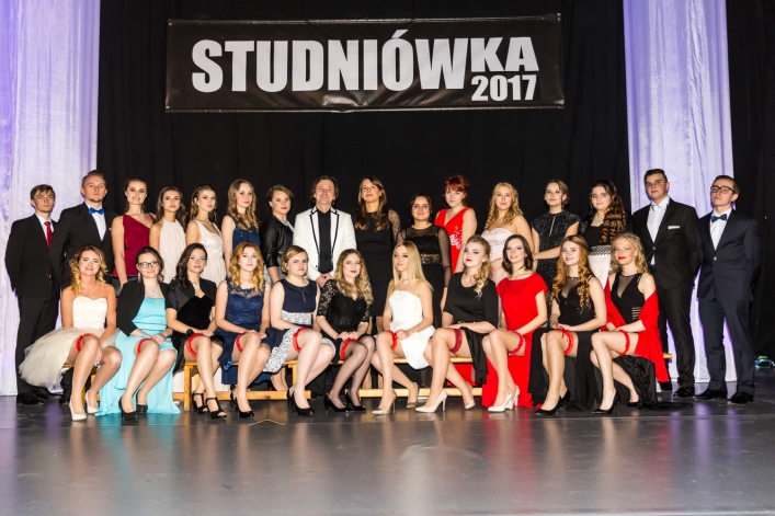 Studniówka III LO. Zobacz zdjęcia i film z balu