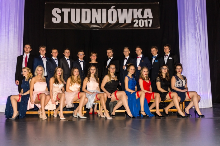 Studniówka III LO. Zobacz zdjęcia i film z balu