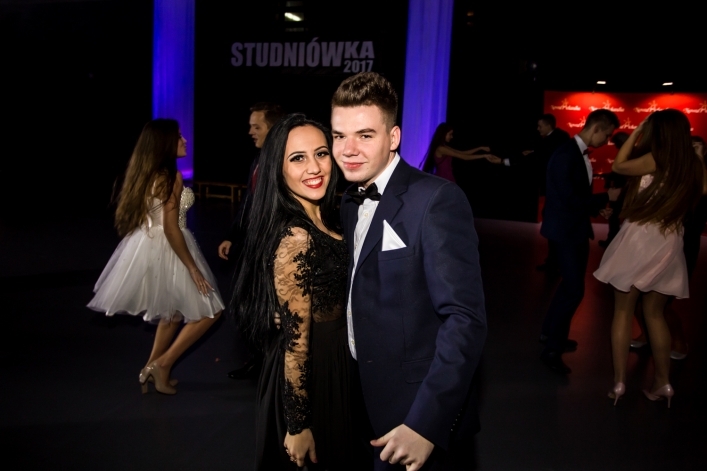 Studniówka III LO. Zobacz zdjęcia i film z balu