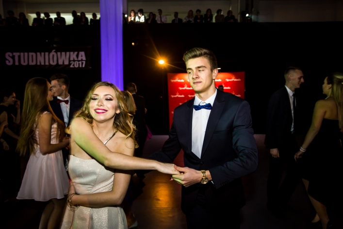 Studniówka III LO. Zobacz zdjęcia i film z balu