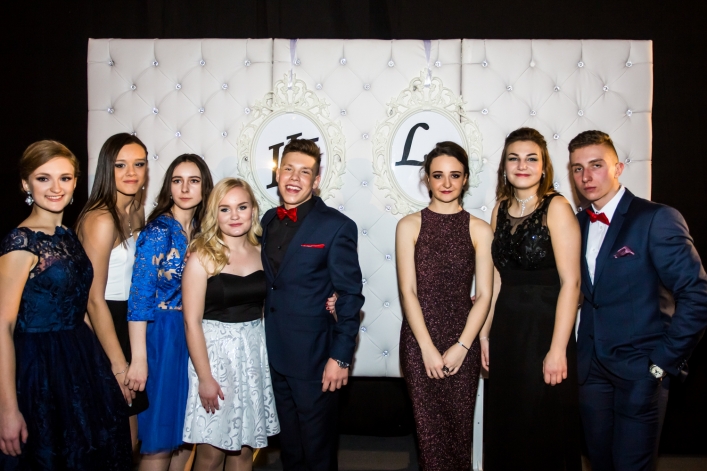 Studniówka III LO. Zobacz zdjęcia i film z balu
