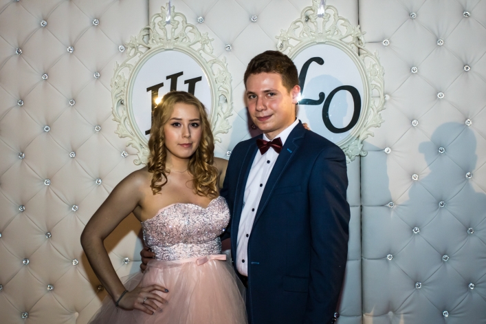 Studniówka III LO. Zobacz zdjęcia i film z balu