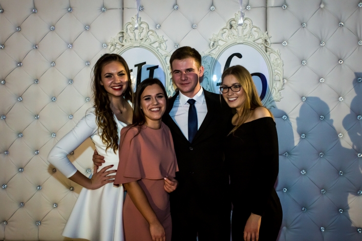 Studniówka III LO. Zobacz zdjęcia i film z balu