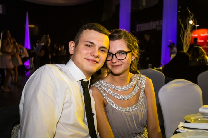 Studniówka III LO. Zobacz zdjęcia i film z balu