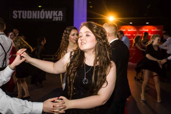 Studniówka III LO. Zobacz zdjęcia i film z balu
