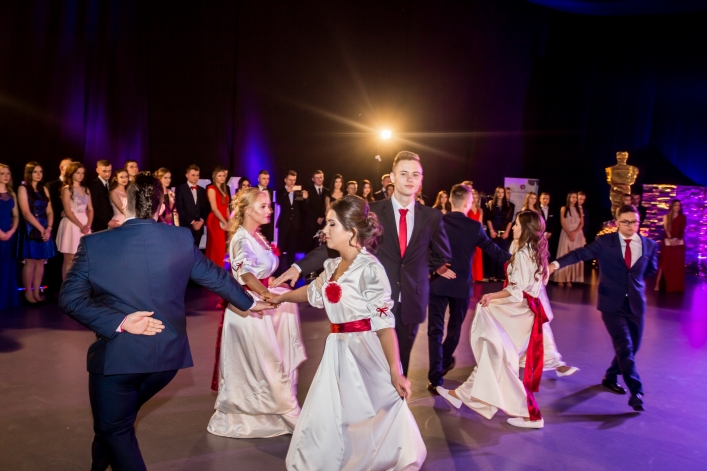 Studniówka IV Liceum Ogólnokształcącego w Elblągu 2017 (+Zdjęcia)