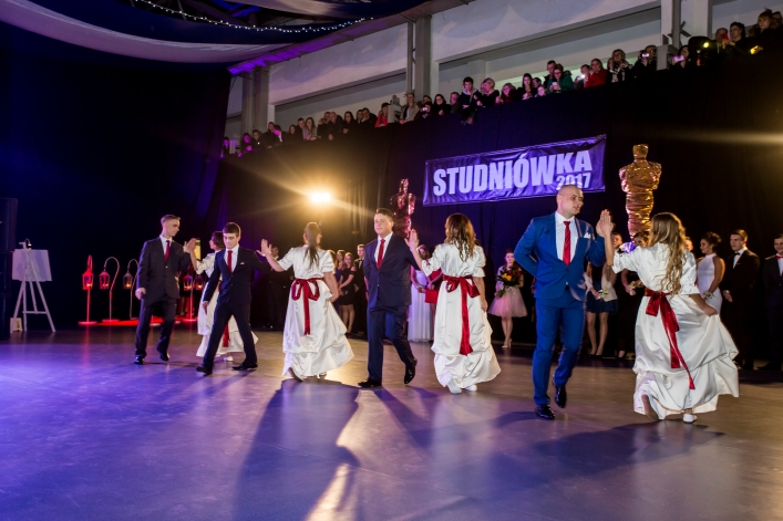 Studniówka IV Liceum Ogólnokształcącego w Elblągu 2017 (+Zdjęcia)