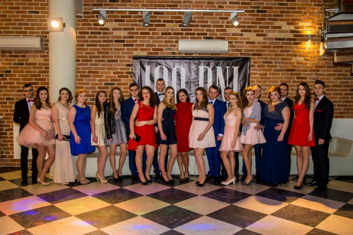 Studniówka w Zespole Szkół Ekonomicznych i Ogólnokształcących. (+Zdjęcia)  