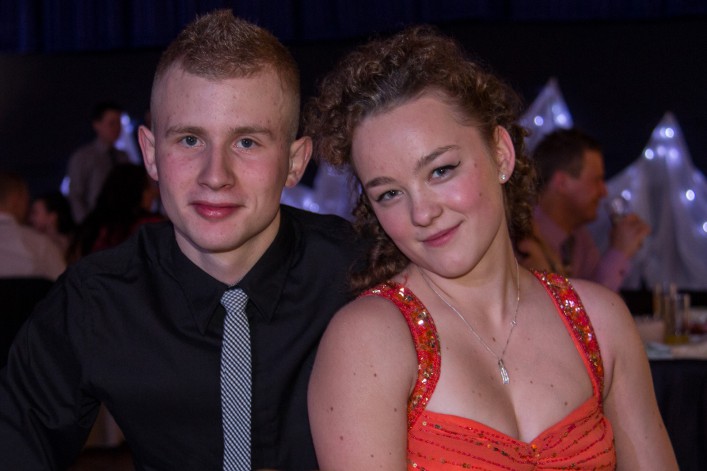 Studniówka ZSG: „Gary” bawiły się do białego rana. Zobacz zdjęcia