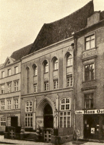 Studzienna 34: kiedyś wytwórnia organów, dziś klinika medycyny estetycznej