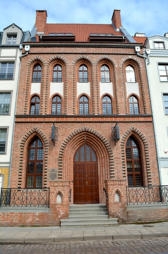 Studzienna 34: kiedyś wytwórnia organów, dziś klinika medycyny estetycznej