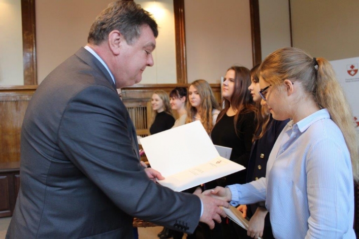 Stypendia prezydenta Elbląga dla gimnazjalistów. Zobacz, kto je otrzymał (+ zdjęcia)