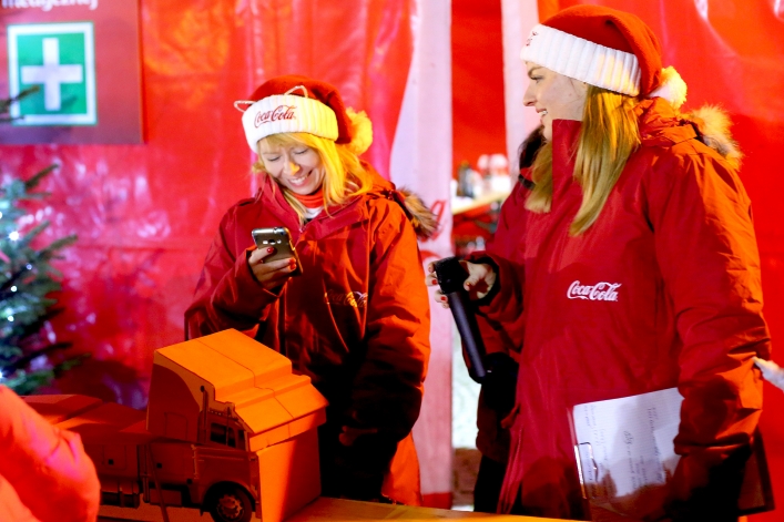 Świąteczna ciężarówka Coca-Coli zawitała do Elbląga. Tłumy w kolejce po puszkę