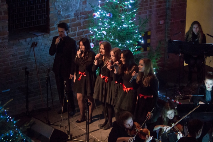 Świąteczny koncert młodych muzyków w Galerii EL