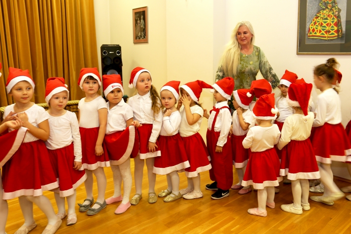Świąteczny występ najmłodszych tancerzy MDK
