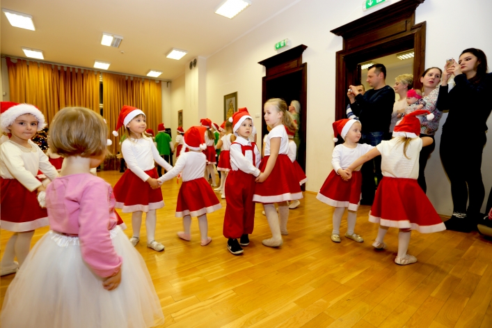 Świąteczny występ najmłodszych tancerzy MDK
