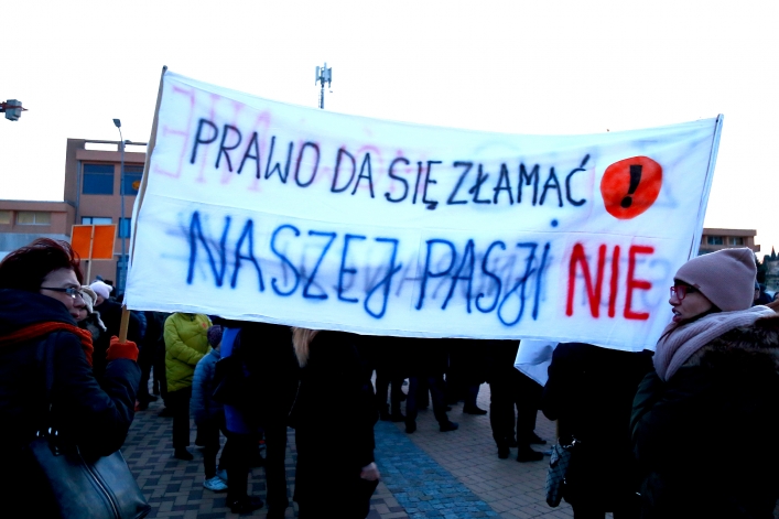 Światełko dla edukacji na Placu Kazimierza Jagiellończyka
