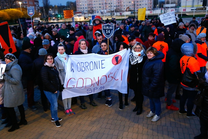 Światełko dla edukacji na Placu Kazimierza Jagiellończyka