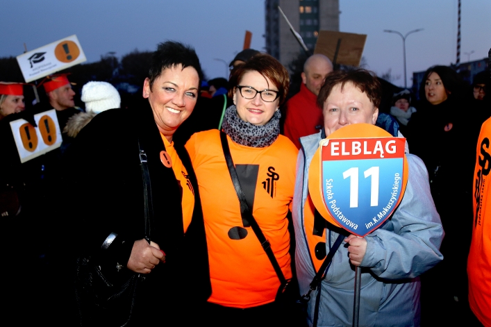 Światełko dla edukacji na Placu Kazimierza Jagiellończyka